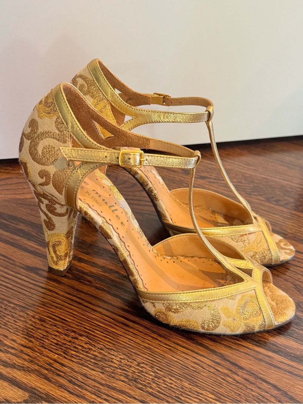 Women’s Bettye Muller Gold Brocade T-Strap Heels 39